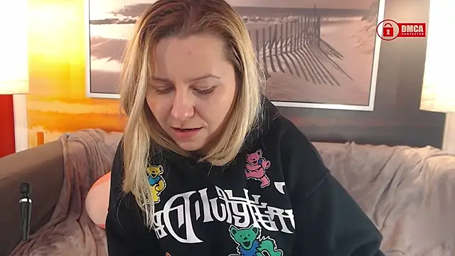 Snapshot of BigBoobsARRI chatting on 12-24-24, 03:05 BigBoobsARRI online show from 12-24-24, 03:05