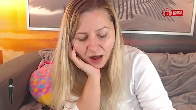 Snapshot of BigBoobsARRI chatting on 01-17-25, 09:49 BigBoobsARRI online show from 01-17-25, 09:49