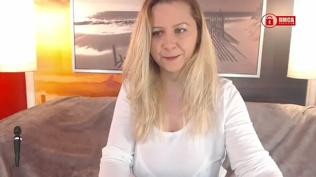 Snapshot of BigBoobsARRI chatting on 01-22-25, 08:51 BigBoobsARRI online show from 01-22-25, 08:51