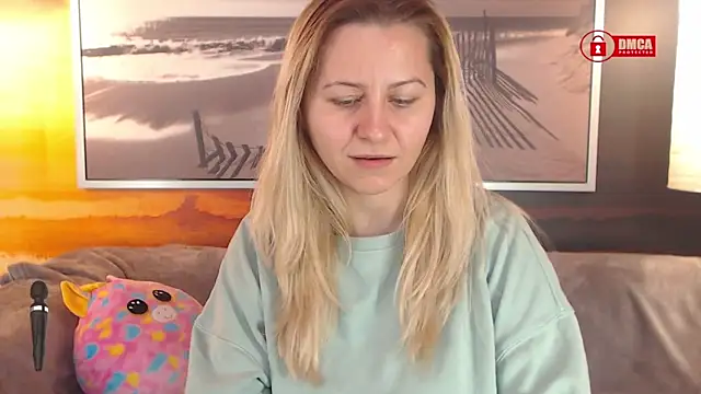 Snapshot of BigBoobsARRI chatting on 01-28-25, 03:14 BigBoobsARRI online show from 01-28-25, 03:14