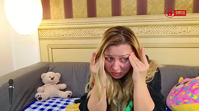 Snapshot of BigBoobsARRI chatting on 02-17-25, 07:15 BigBoobsARRI online show from 02-17-25, 07:15