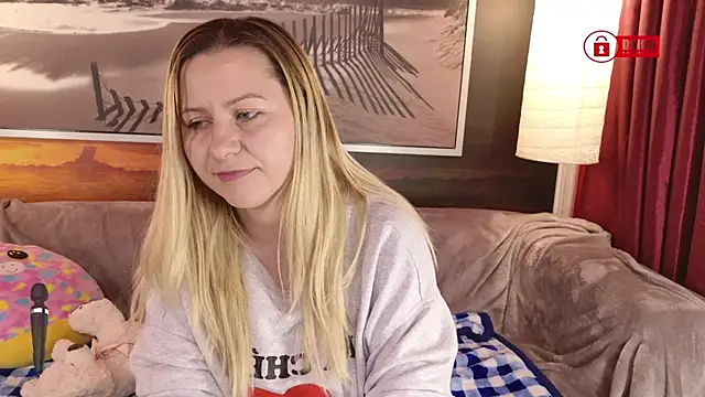 Snapshot of BigBoobsARRI chatting on 02-26-25, 09:32 BigBoobsARRI online show from 02-26-25, 09:32