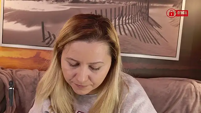 Snapshot of BigBoobsARRI chatting on 03-08-25, 06:32 BigBoobsARRI online show from 03-08-25, 06:32