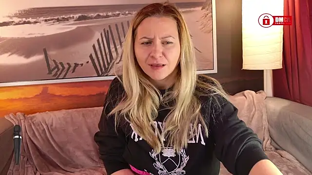 Snapshot of BigBoobsARRI chatting on 03-21-25, 02:07 BigBoobsARRI online show from 03-21-25, 02:07