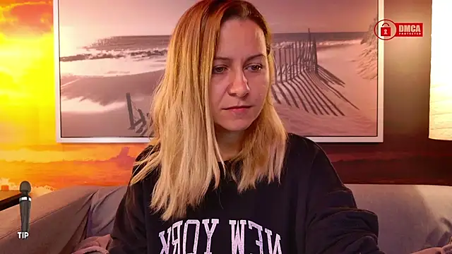 Snapshot of BigBoobsARRI chatting on 10-14-25, 06:14 BigBoobsARRI online show from 10-14-25, 06:14