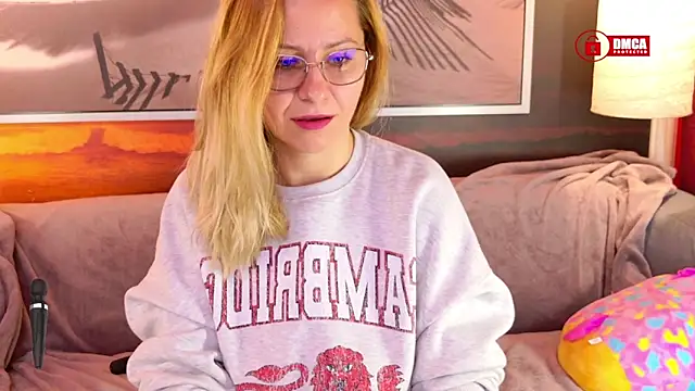 Snapshot of BigBoobsARRI chatting on 11-23-25, 08:36 BigBoobsARRI online show from 11-23-25, 08:36