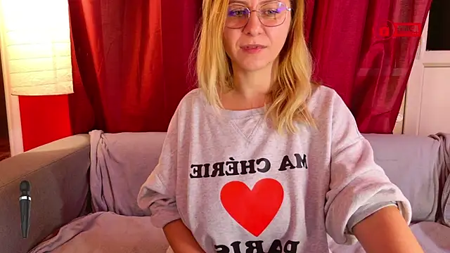 Snapshot of BigBoobsARRI chatting on 12-05-25, 02:36 BigBoobsARRI online show from 12-05-25, 02:36