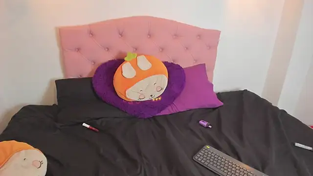 Ema Stone65 online show from 12-23-24, 10:23