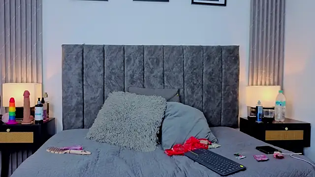 Ema Stone65 online show from 10-17-25, 10:01