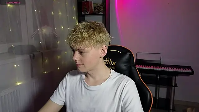 Keytaro online show from 03-08-25, 08:14