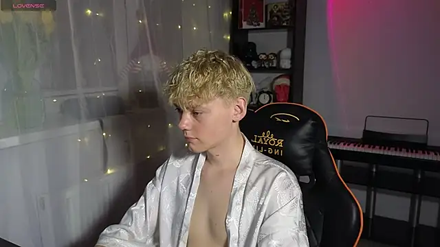 Keytaro online show from 03-11-25, 05:35