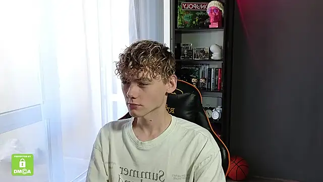 Keytaro online show from 09-24-25, 10:18