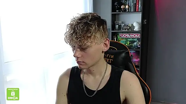 Keytaro online show from 10-31-25, 10:49