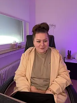 Snapshot of Fancy-Francy chatting on 01-16-25, 09:37 Fancy-Francy online show from 01-16-25, 09:37