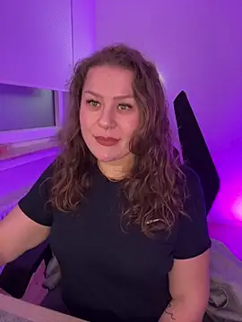 Snapshot of Fancy-Francy chatting on 03-04-25, 09:11 Fancy-Francy online show from 03-04-25, 09:11