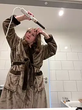 Snapshot of Fancy-Francy chatting on 03-12-25, 02:56 Fancy-Francy online show from 03-12-25, 02:56