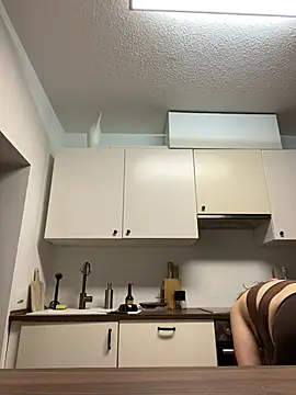 Snapshot of Fancy-Francy chatting on 03-18-25, 06:26 Fancy-Francy online show from 03-18-25, 06:26