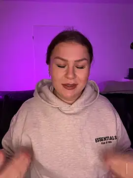 Snapshot of Fancy-Francy chatting on 11-26-25, 06:42 Fancy-Francy online show from 11-26-25, 06:42