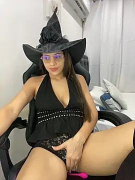 Belissa miller online show from 10-31-25, 07:04