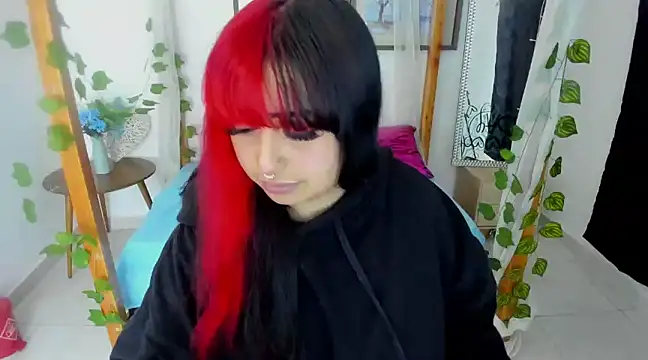 lussyevans24 online show from 02-07-25, 04:16