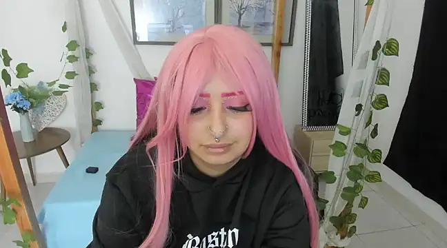 lussyevans24 online show from 02-11-25, 09:20