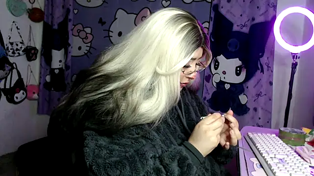 lussyevans24 online show from 04-04-26, 01:37