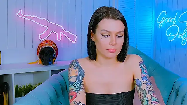 My toys pink online show from 02-19-25, 10:01