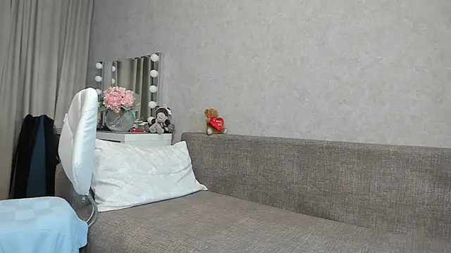 angelica marquise online show from 12-17-25, 09:04