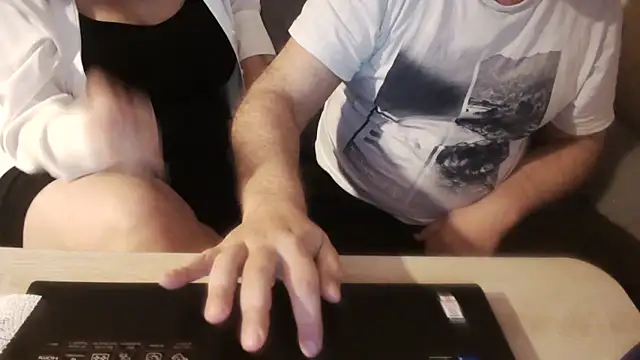 margotgra82 online show from 01-05-25, 04:27