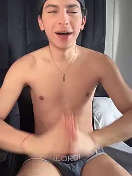 Snapshot of cybercosmiiic chatting on 11-06-25, 06:09 cybercosmiiic online show from 11-06-25, 06:09