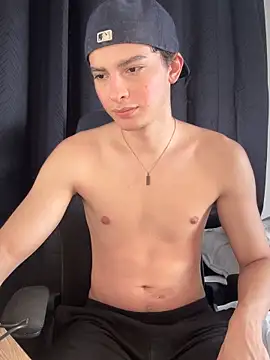 Snapshot of cybercosmiiic chatting on 11-14-25, 06:50 cybercosmiiic online show from 11-14-25, 06:50