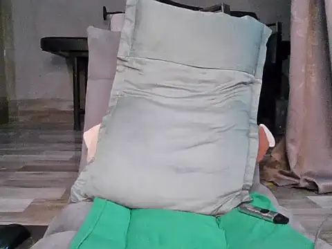 Snapshot of Baby-sexygirl01 chatting on 01-10-26, 01:07 Baby-sexygirl01 online show from 01-10-26, 01:07