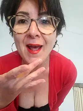 Snapshot of Viola8p chatting on 05-06-26, 01:27 Viola8p online show from 05-06-26, 01:27
