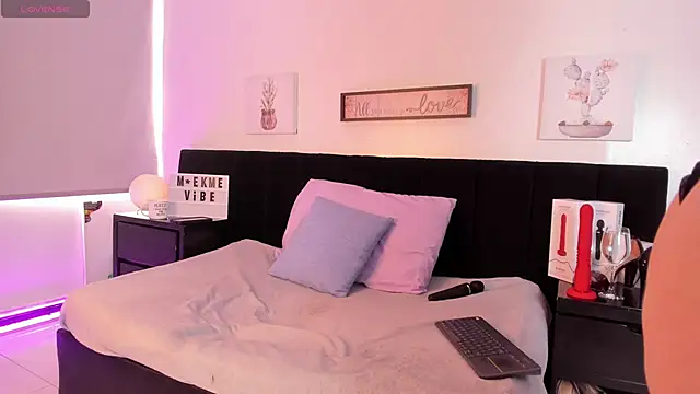 Natasha Kinski online show from 02-03-25, 08:35