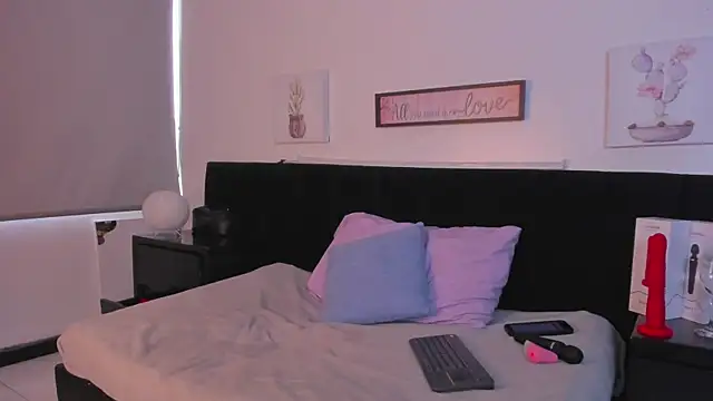 Natasha Kinski online show from 03-05-25, 07:49