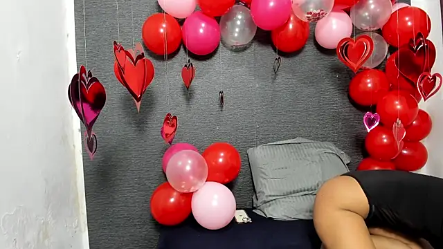 Snapshot of monse_02 chatting on 02-14-25, 01:29 monse 02 online show from 02-14-25, 01:29