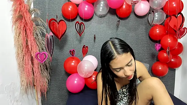 Snapshot of monse_02 chatting on 02-15-25, 02:00 monse 02 online show from 02-15-25, 02:00