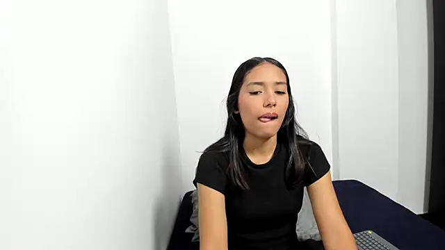 Snapshot of monse_02 chatting on 10-02-25, 01:51 monse 02 online show from 10-02-25, 01:51