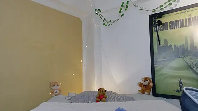 Snapshot of kittyzenn chatting on 04-21-26, 02:45 kittyzenn online show from 04-21-26, 02:45