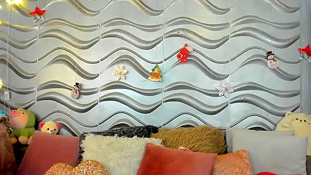 StormiRusso online show from 12-22-24, 01:23