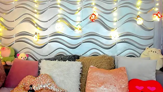 StormiRusso online show from 12-22-24, 04:28