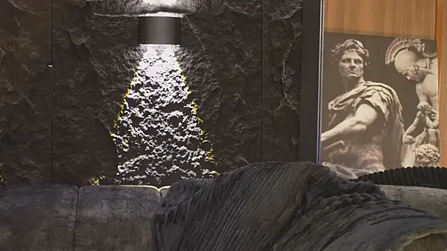 DannSaenz online show from 10-27-25, 04:05