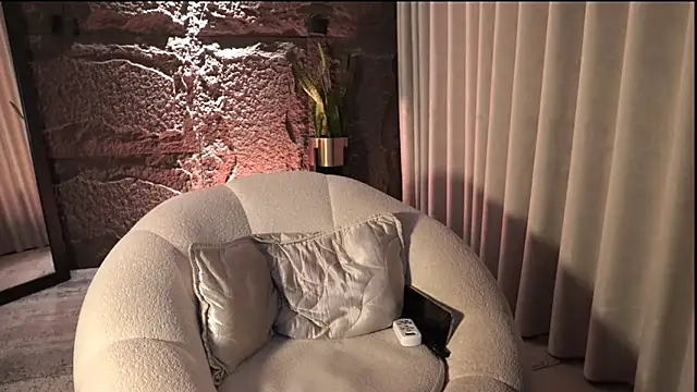 DannSaenz online show from 04-21-26, 01:39