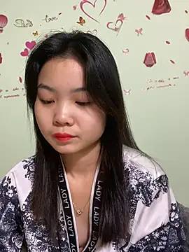 Maeve2k5 online show from 12-16-24, 12:15