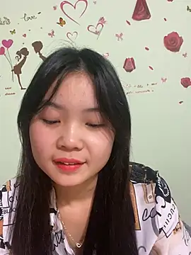 Maeve2k5 online show from 12-17-24, 03:39