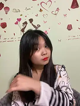 Maeve2k5 online show from 12-18-24, 02:10