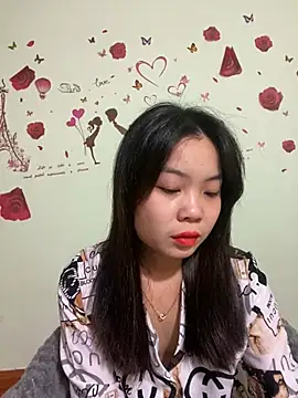 Maeve2k5 online show from 12-25-24, 12:37