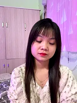 Maeve2k5 online show from 10-10-25, 11:31