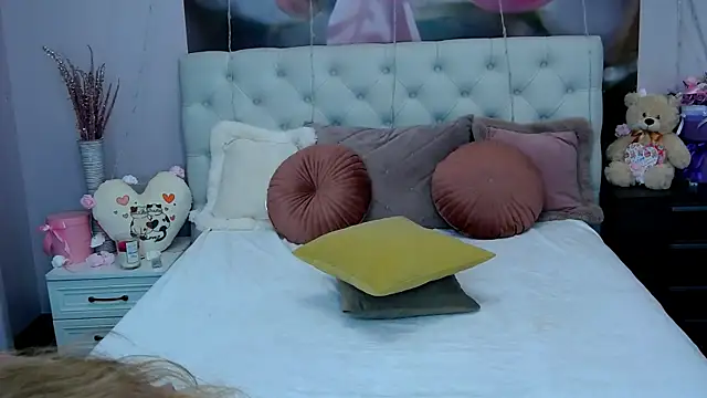 VioletUmi online show from 03-12-25, 08:08