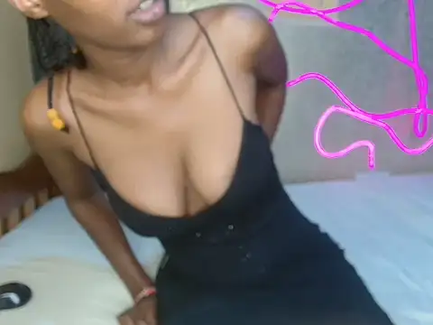 Snapshot of Cindie_Channel chatting on 11-19-25, 03:45 Cindie Channel online show from 11-19-25, 03:45